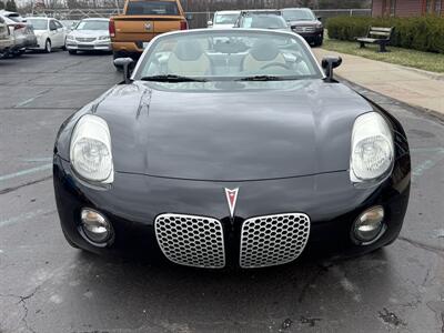 2007 Pontiac Solstice 5-Speed Manual   - Photo 12 - Flushing, MI 48433