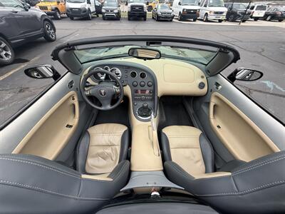 2007 Pontiac Solstice 5-Speed Manual   - Photo 21 - Flushing, MI 48433