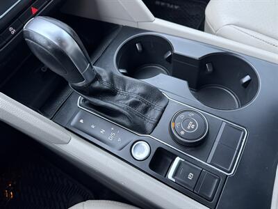 2018 Volkswagen Atlas V6 SE 4Motion   - Photo 15 - Flushing, MI 48433