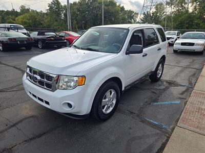 2012 Ford Escape XLS   - Photo 6 - Flushing, MI 48433