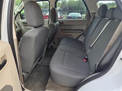 2012 Ford Escape XLS   - Photo 5 - Flushing, MI 48433