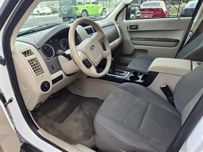 2012 Ford Escape XLS   - Photo 12 - Flushing, MI 48433