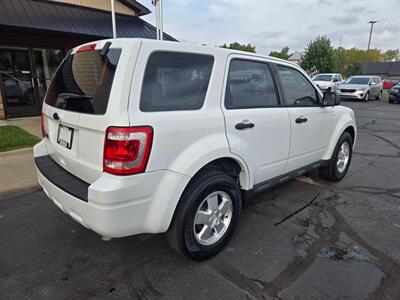 2012 Ford Escape XLS   - Photo 11 - Flushing, MI 48433