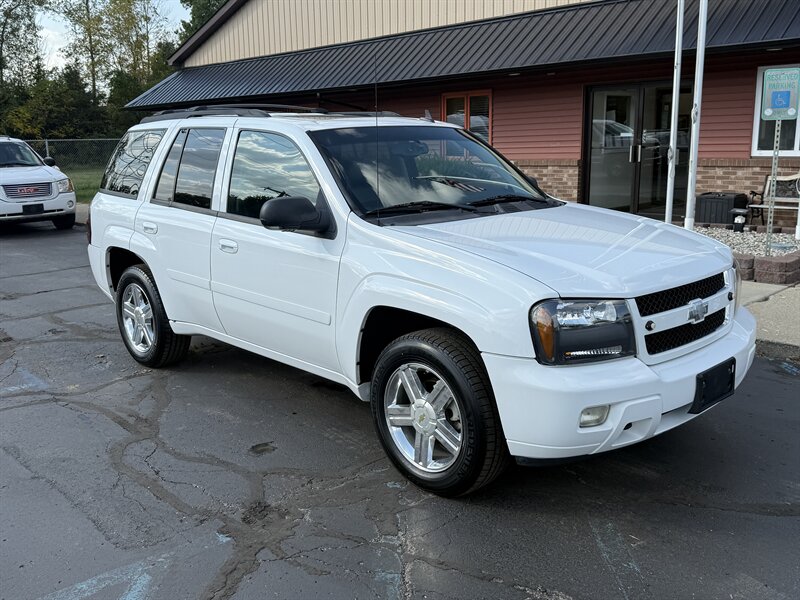 2008 Chevrolet Trailblazer 3LT 4X4   - Photo 1 - Flushing, MI 48433