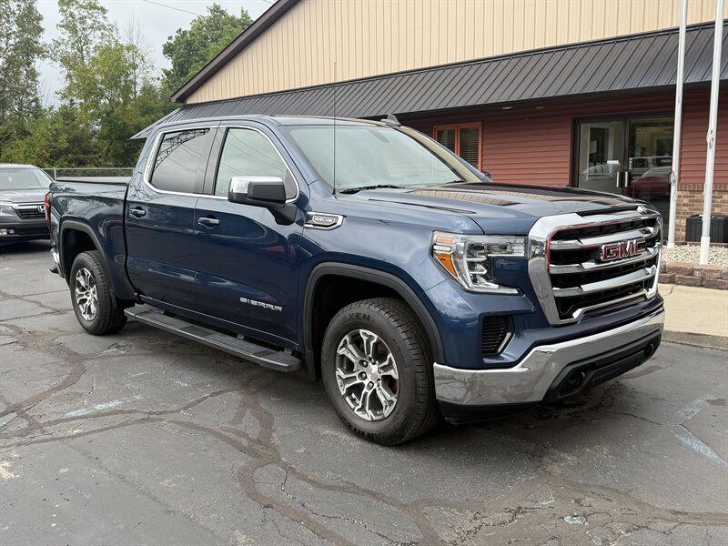 2019 GMC Sierra 1500 SLE Crew Cab  4X4 - Photo 1 - Flushing, MI 48433