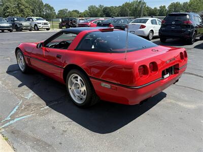 1990 Chevrolet Corvette ZR1   - Photo 5 - Flushing, MI 48433