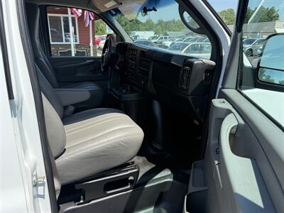 2014 Chevrolet Express 3500 - Photo 17 - Flushing, MI 48433