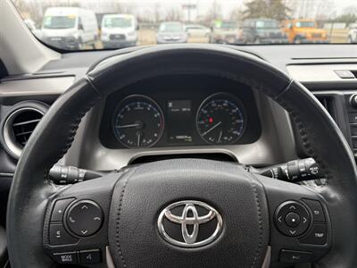 2017 Toyota RAV4 XLE  AWD - Photo 13 - Flushing, MI 48433
