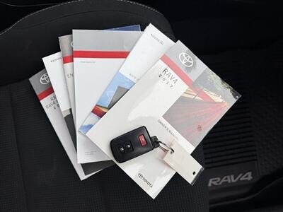 2017 Toyota RAV4 XLE  AWD - Photo 29 - Flushing, MI 48433