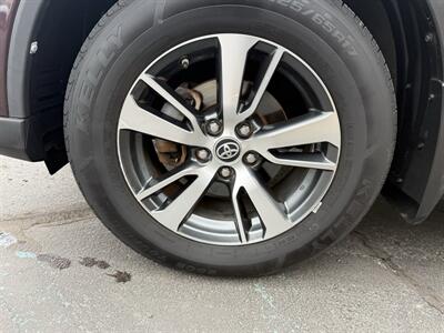 2017 Toyota RAV4 XLE  AWD - Photo 11 - Flushing, MI 48433
