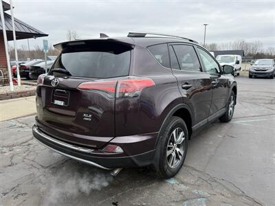 2017 Toyota RAV4 XLE  AWD - Photo 4 - Flushing, MI 48433