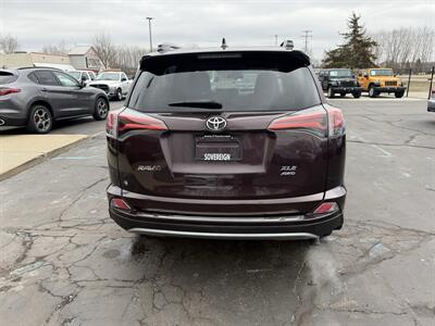 2017 Toyota RAV4 XLE  AWD - Photo 8 - Flushing, MI 48433