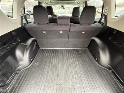 2017 Toyota RAV4 XLE  AWD - Photo 24 - Flushing, MI 48433