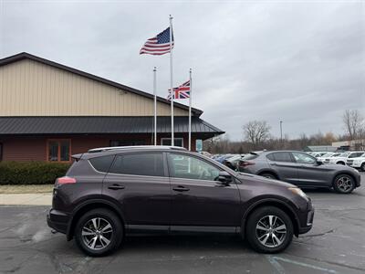 2017 Toyota RAV4 XLE  AWD - Photo 5 - Flushing, MI 48433