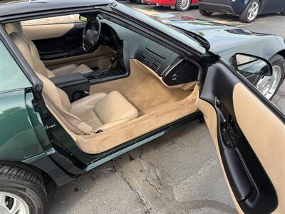1994 Chevrolet Corvette   - Photo 16 - Flushing, MI 48433