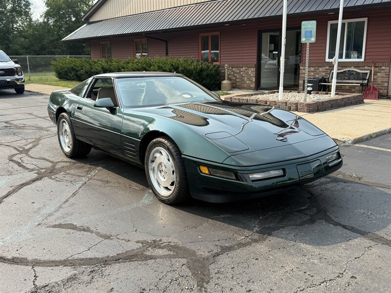 1994 Chevrolet Corvette   - Photo 1 - Flushing, MI 48433