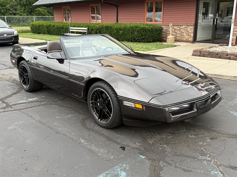 1990 Chevrolet Corvette Convertible - Photo 1 - Flushing, MI 48433