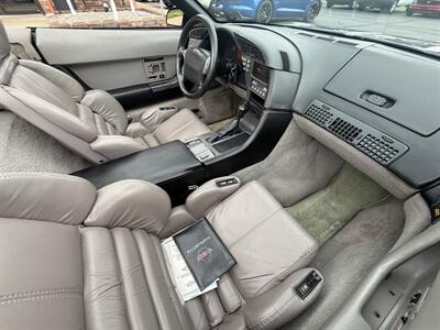 1990 Chevrolet Corvette Convertible   - Photo 16 - Flushing, MI 48433