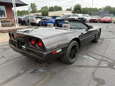 1990 Chevrolet Corvette Convertible   - Photo 5 - Flushing, MI 48433