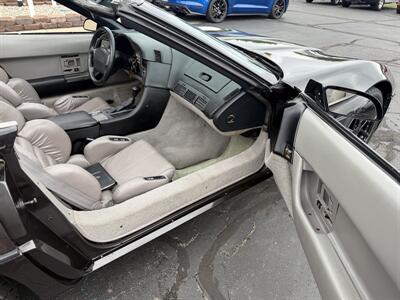 1990 Chevrolet Corvette Convertible   - Photo 17 - Flushing, MI 48433