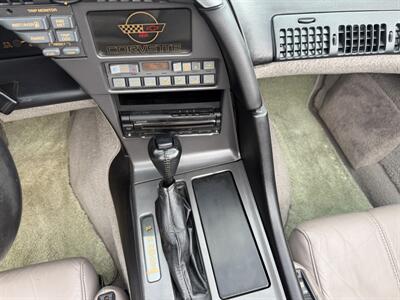 1990 Chevrolet Corvette Convertible   - Photo 14 - Flushing, MI 48433