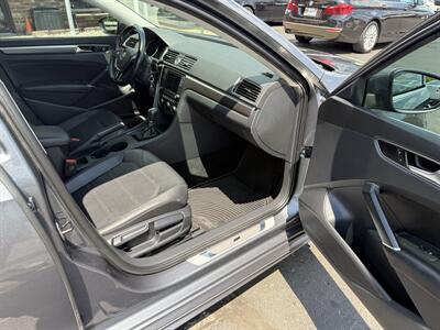 2017 Volkswagen Passat 1.8T R-Line   - Photo 25 - Flushing, MI 48433