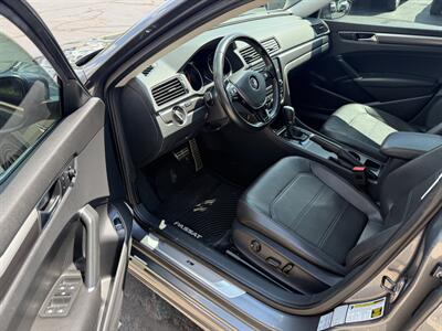 2017 Volkswagen Passat 1.8T R-Line   - Photo 10 - Flushing, MI 48433