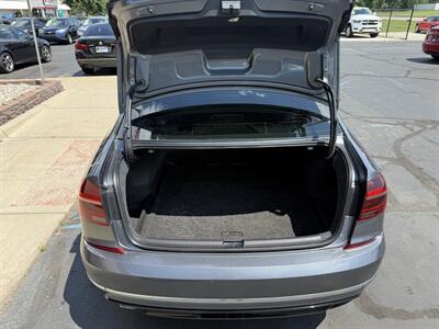 2017 Volkswagen Passat 1.8T R-Line   - Photo 21 - Flushing, MI 48433