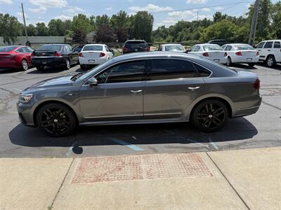 2017 Volkswagen Passat 1.8T R-Line   - Photo 8 - Flushing, MI 48433