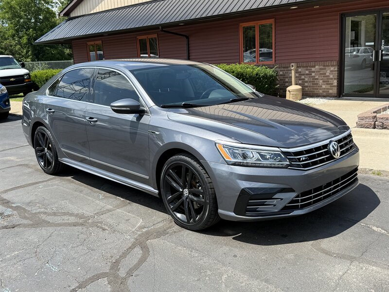 2017 Volkswagen Passat 1.8T R-Line - Photo 1 - Flushing, MI 48433