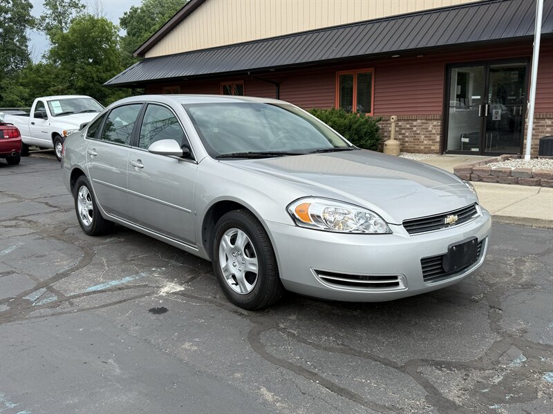 2006 Chevrolet Impala Police  6-Passenger - Photo 1 - Flushing, MI 48433