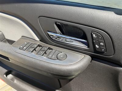 2007 Chevrolet Tahoe LT  Z71 4WD - Photo 19 - Flushing, MI 48433