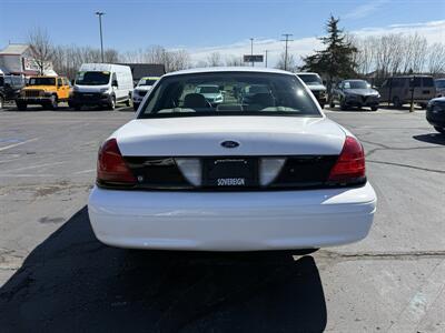 2006 Ford Crown Victoria Police Interceptor   - Photo 8 - Flushing, MI 48433