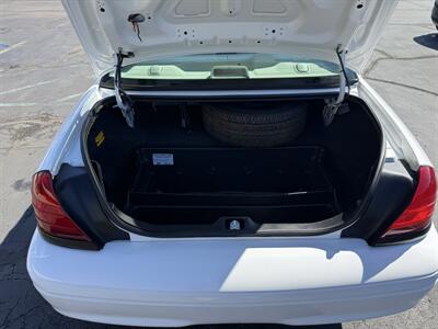 2006 Ford Crown Victoria Police Interceptor   - Photo 24 - Flushing, MI 48433