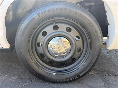 2006 Ford Crown Victoria Police Interceptor   - Photo 10 - Flushing, MI 48433