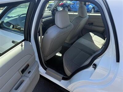 2006 Ford Crown Victoria Police Interceptor   - Photo 20 - Flushing, MI 48433