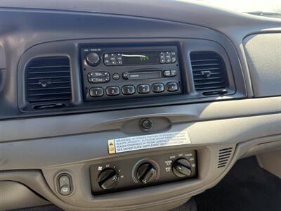 2006 Ford Crown Victoria Police Interceptor   - Photo 14 - Flushing, MI 48433