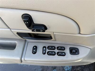 2006 Ford Crown Victoria Police Interceptor   - Photo 19 - Flushing, MI 48433