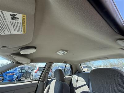 2006 Ford Crown Victoria Police Interceptor   - Photo 11 - Flushing, MI 48433