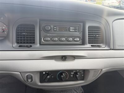 2004 Ford Crown Victoria Police Interceptor   - Photo 24 - Flushing, MI 48433