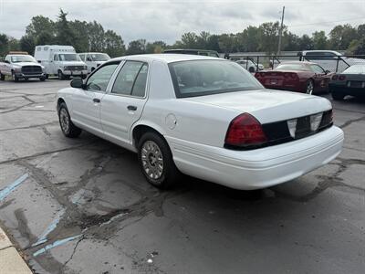 2004 Ford Crown Victoria Police Interceptor   - Photo 3 - Flushing, MI 48433