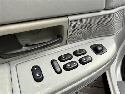2004 Ford Crown Victoria Police Interceptor   - Photo 11 - Flushing, MI 48433