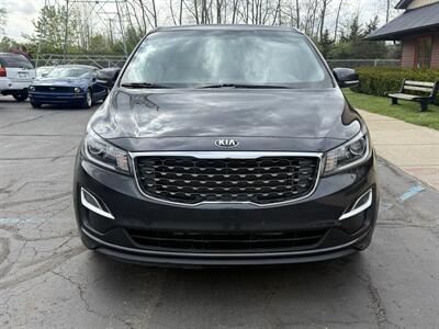 2020 Kia Sedona LX   - Photo 2 - Flushing, MI 48433