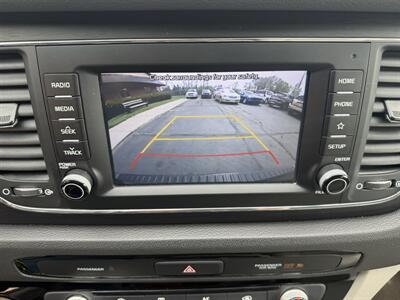 2020 Kia Sedona LX   - Photo 17 - Flushing, MI 48433
