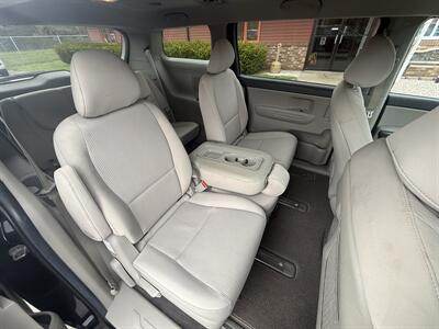 2020 Kia Sedona LX   - Photo 25 - Flushing, MI 48433