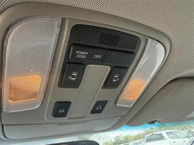 2020 Kia Sedona LX   - Photo 18 - Flushing, MI 48433