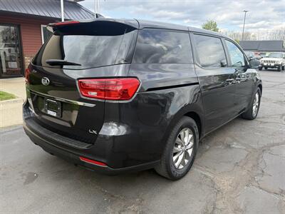 2020 Kia Sedona LX   - Photo 5 - Flushing, MI 48433