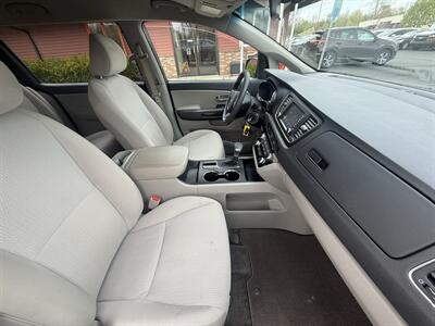2020 Kia Sedona LX   - Photo 29 - Flushing, MI 48433
