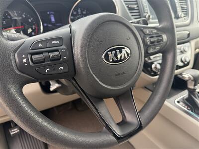 2020 Kia Sedona LX   - Photo 16 - Flushing, MI 48433
