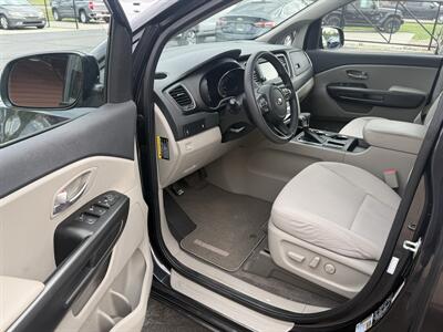 2020 Kia Sedona LX   - Photo 11 - Flushing, MI 48433
